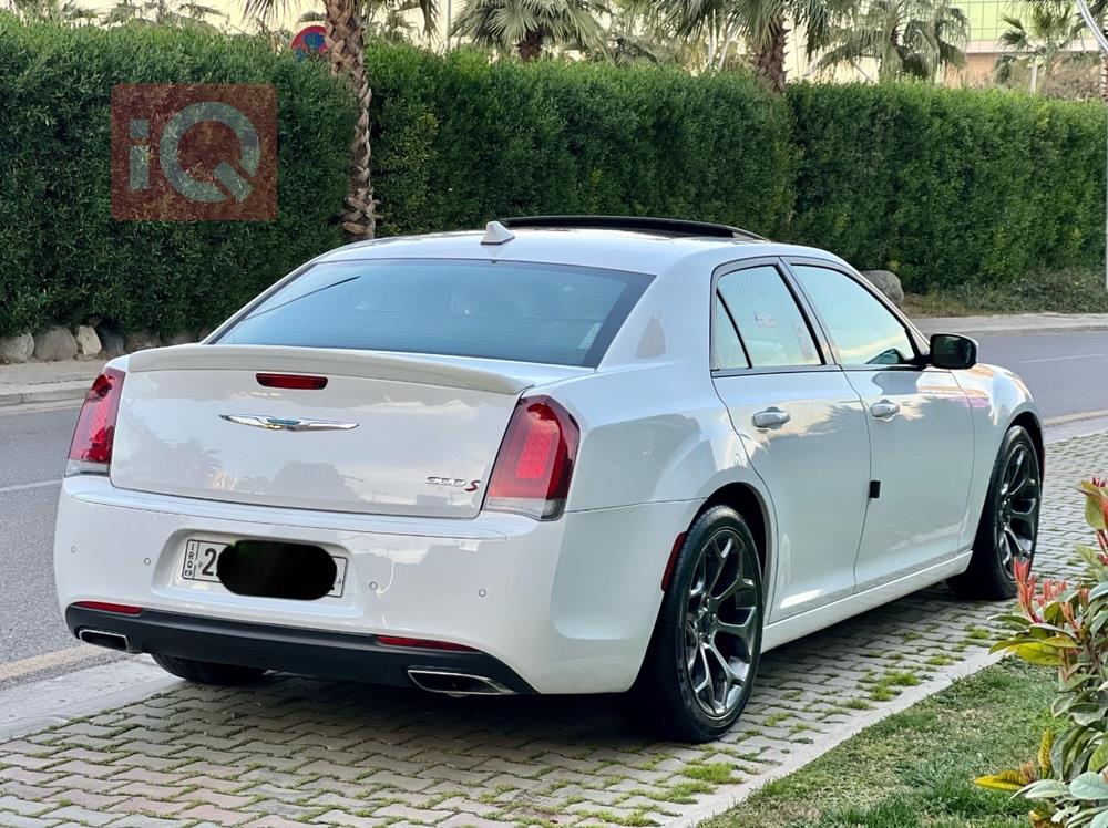 كرايسلر 300